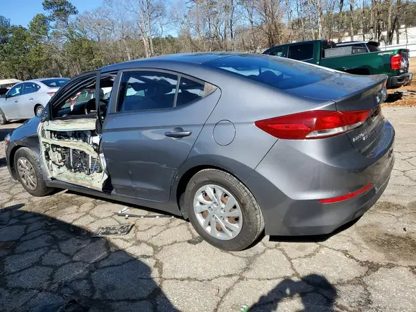 KMHD74LF1JU613237 2018 HYUNDAI ELANTRA - Image 2