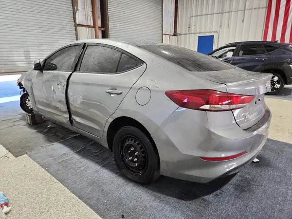 KMHD74LF1JU659022 2018 HYUNDAI ELANTRA - Image 2