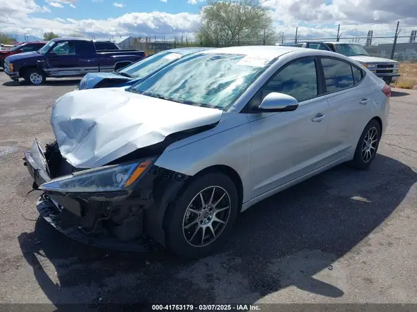 KMHD74LF1KU757033 2019 HYUNDAI ELANTRA - Image 2