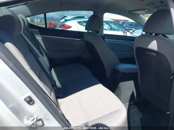 KMHD74LF1KU757033 2019 HYUNDAI ELANTRA - Image 8