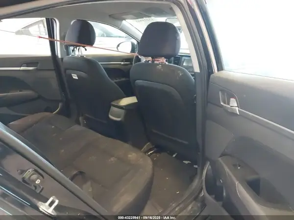 KMHD74LF1KU758621 2019 HYUNDAI ELANTRA - Image 8