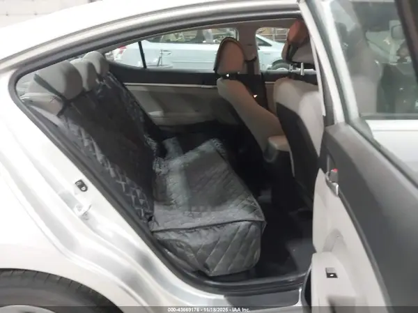 KMHD74LF1KU775306 2019 HYUNDAI ELANTRA - Image 8