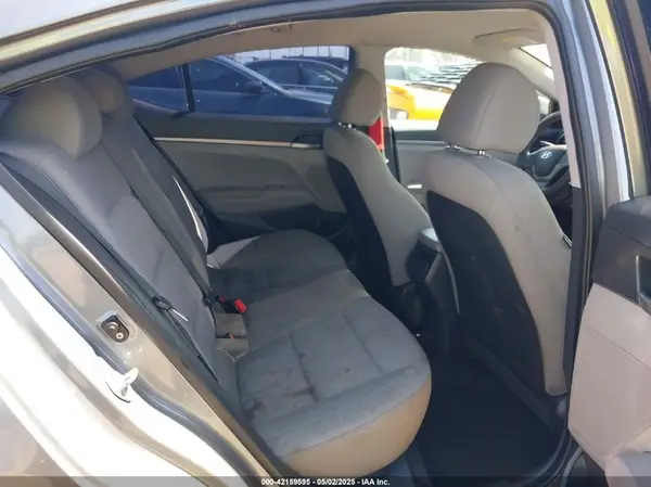 KMHD74LF2HU061211 2017 HYUNDAI ELANTRA - Image 8