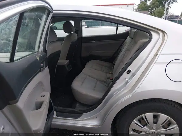KMHD74LF2HU073066 2017 HYUNDAI ELANTRA - Image 8