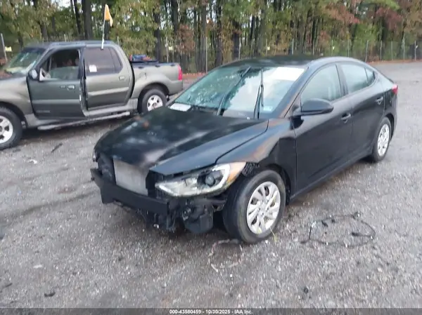 KMHD74LF2HU078302 2017 HYUNDAI ELANTRA - Image 2
