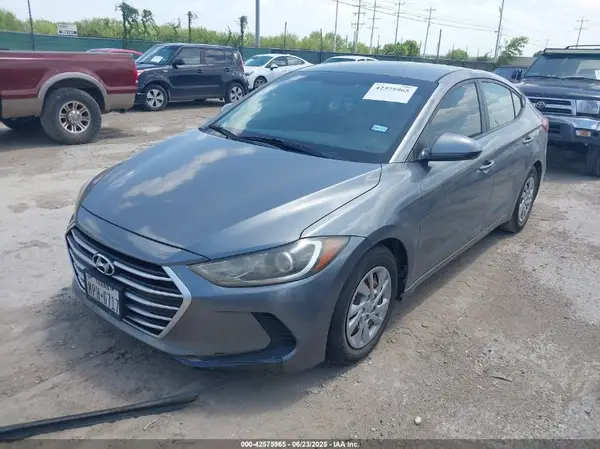 KMHD74LF2HU079028 2017 HYUNDAI ELANTRA - Image 2