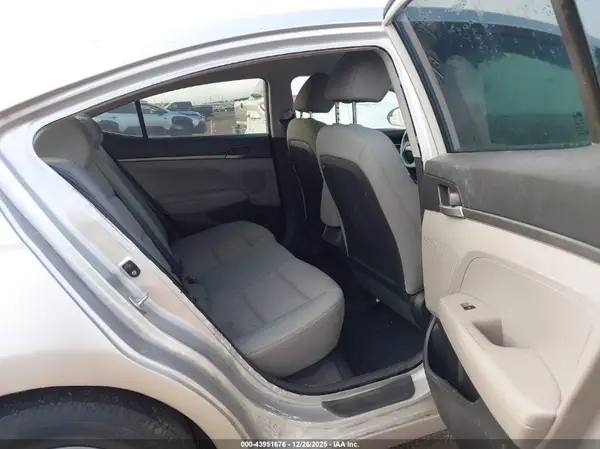 KMHD74LF2HU081054 2017 HYUNDAI ELANTRA - Image 8