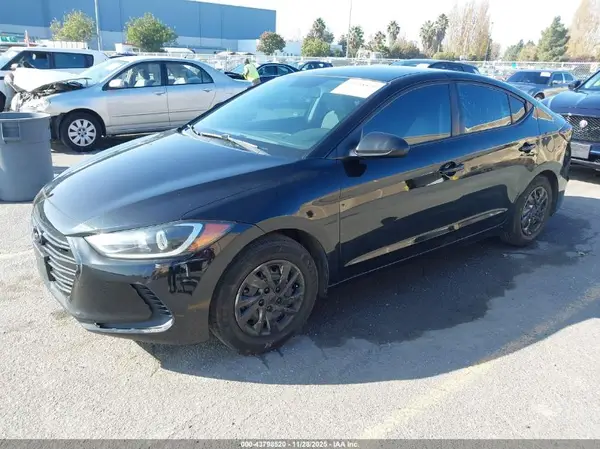 KMHD74LF2HU085654 2017 HYUNDAI ELANTRA - Image 2