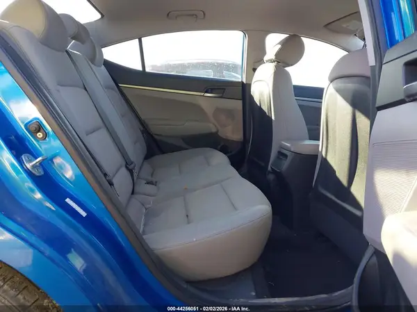 KMHD74LF2HU111282 2017 HYUNDAI ELANTRA - Image 8