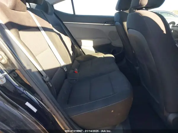 KMHD74LF2HU112173 2017 HYUNDAI ELANTRA - Image 8