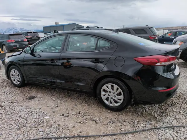 KMHD74LF2HU118362 2017 HYUNDAI ELANTRA - Image 2