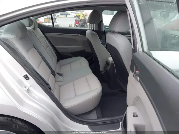 KMHD74LF2HU119849 2017 HYUNDAI ELANTRA - Image 8