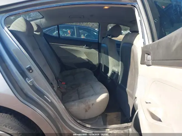 KMHD74LF2HU150552 2017 HYUNDAI ELANTRA - Image 8