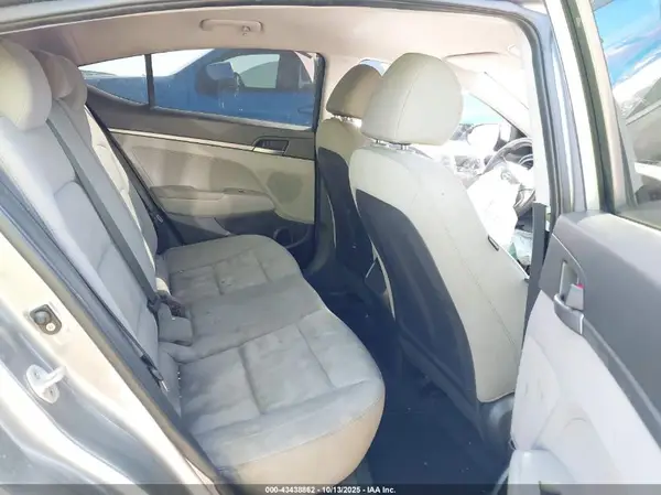KMHD74LF2HU154407 2017 HYUNDAI ELANTRA - Image 8