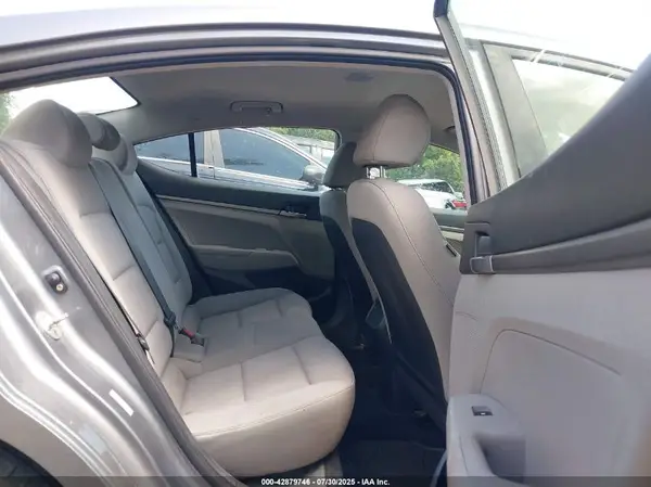 KMHD74LF2HU280881 2017 HYUNDAI ELANTRA - Image 8