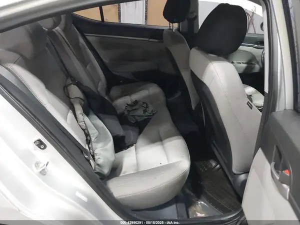 KMHD74LF2HU340285 2017 HYUNDAI ELANTRA - Image 8
