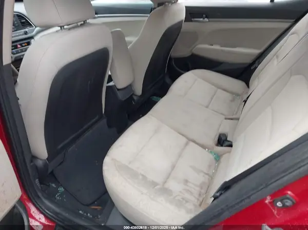 KMHD74LF2HU370662 2017 HYUNDAI ELANTRA - Image 8