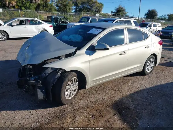 KMHD74LF2HU372508 2017 HYUNDAI ELANTRA - Image 2