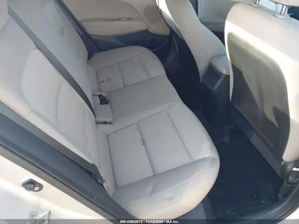 KMHD74LF2HU372508 2017 HYUNDAI ELANTRA - Image 8