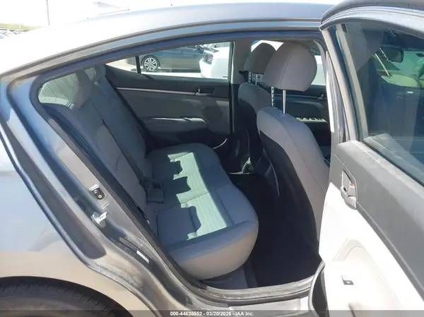 KMHD74LF2HU385212 2017 HYUNDAI ELANTRA - Image 8