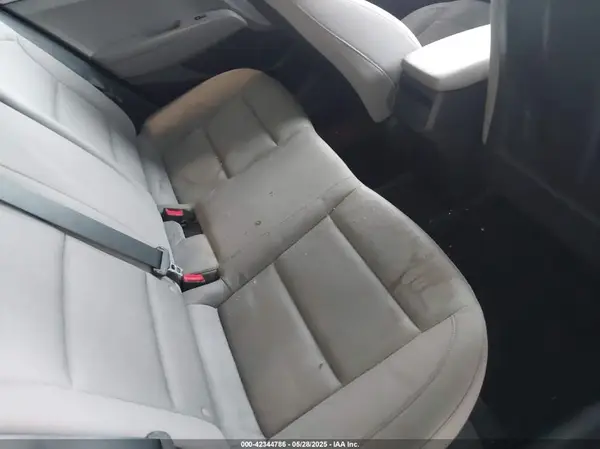 KMHD74LF2HU393388 2017 HYUNDAI ELANTRA - Image 8