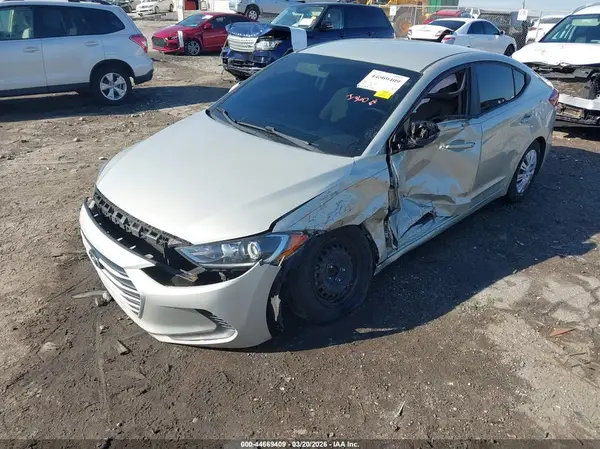 KMHD74LF2HU398493 2017 HYUNDAI ELANTRA - Image 2