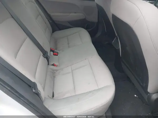 KMHD74LF2HU402106 2017 HYUNDAI ELANTRA - Image 8