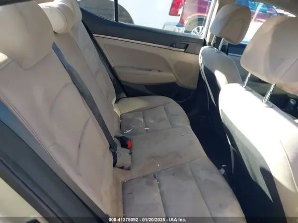 KMHD74LF2HU428835 2017 HYUNDAI ELANTRA - Image 8