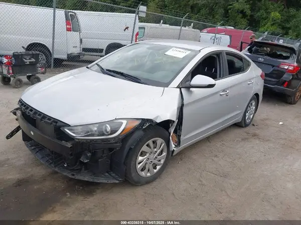 KMHD74LF2JU449447 2018 HYUNDAI ELANTRA - Image 2