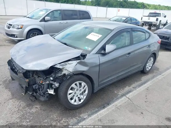 KMHD74LF2JU452722 2018 HYUNDAI ELANTRA - Image 2