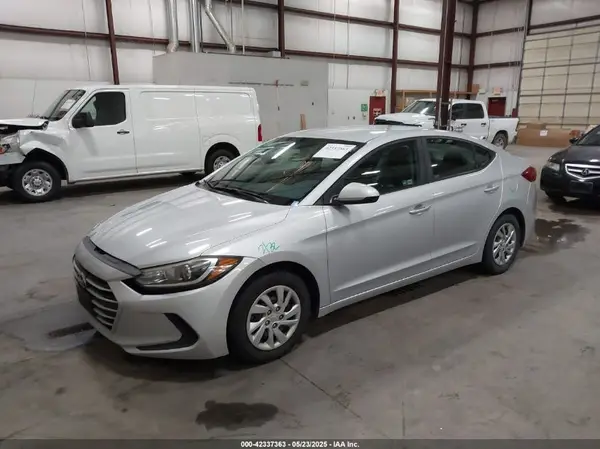 KMHD74LF2JU502065 2018 HYUNDAI ELANTRA - Image 2