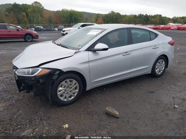 KMHD74LF2JU502082 2018 HYUNDAI ELANTRA - Image 2