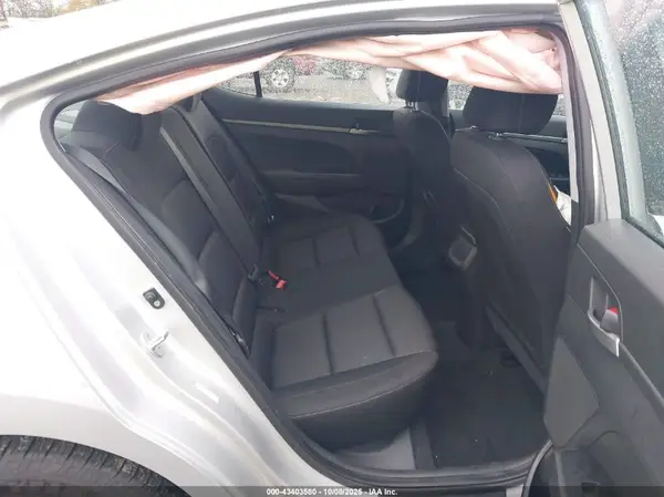 KMHD74LF2JU502082 2018 HYUNDAI ELANTRA - Image 8