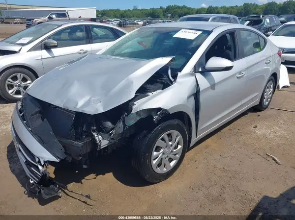 KMHD74LF2JU519352 2018 HYUNDAI ELANTRA - Image 2