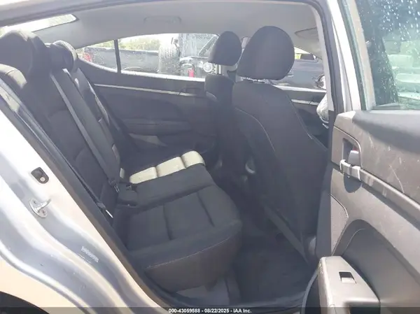 KMHD74LF2JU519352 2018 HYUNDAI ELANTRA - Image 8