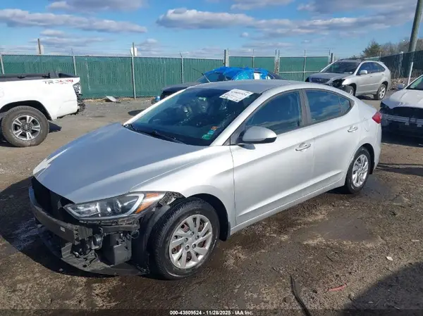 KMHD74LF2JU522445 2018 HYUNDAI ELANTRA - Image 2