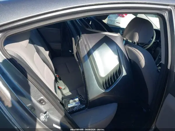 KMHD74LF2JU578773 2018 HYUNDAI ELANTRA - Image 8