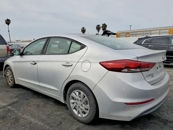 KMHD74LF2JU586100 2018 HYUNDAI ELANTRA - Image 2
