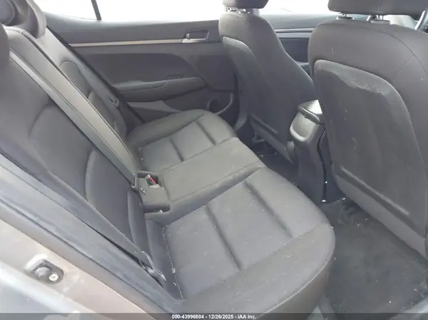 KMHD74LF2JU593919 2018 HYUNDAI ELANTRA - Image 8
