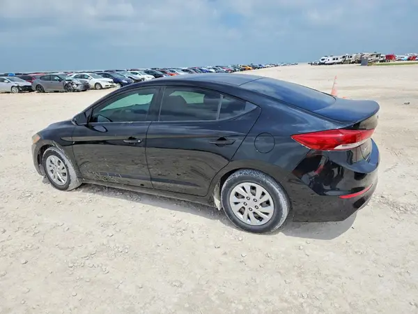 KMHD74LF2JU611593 2018 HYUNDAI ELANTRA - Image 2