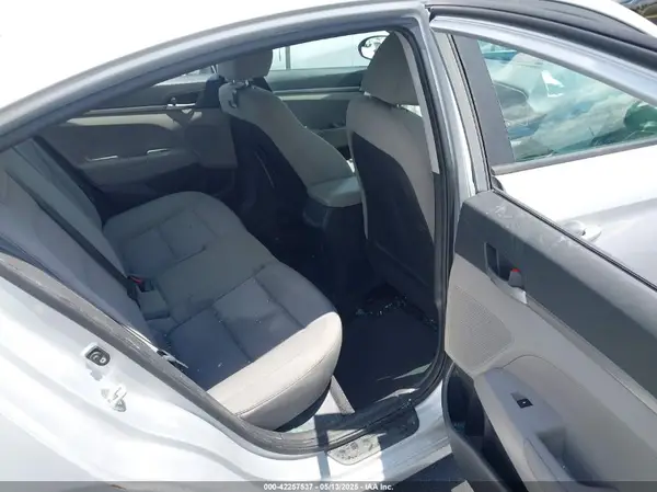 KMHD74LF2JU614736 2018 HYUNDAI ELANTRA - Image 8