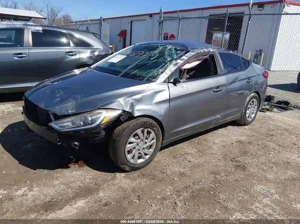 KMHD74LF2JU659014 2018 HYUNDAI ELANTRA - Image 2