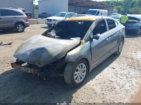 KMHD74LF2KU863815 2019 HYUNDAI ELANTRA - Image 2