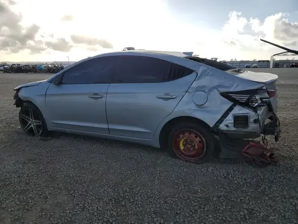 KMHD74LF2LU002135 2020 HYUNDAI ELANTRA - Image 2