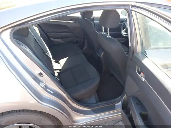 KMHD74LF2LU900492 2020 HYUNDAI ELANTRA - Image 8