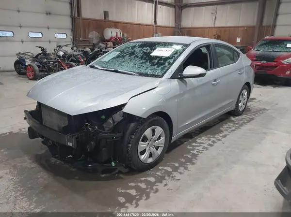 KMHD74LF2LU946565 2020 HYUNDAI ELANTRA - Image 2
