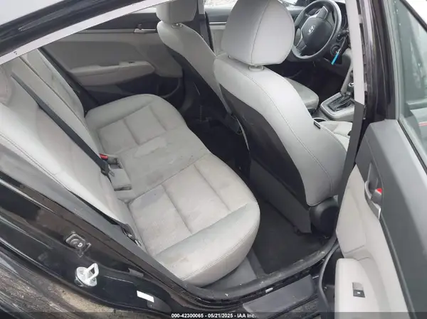 KMHD74LF3HU091950 2017 HYUNDAI ELANTRA - Image 8