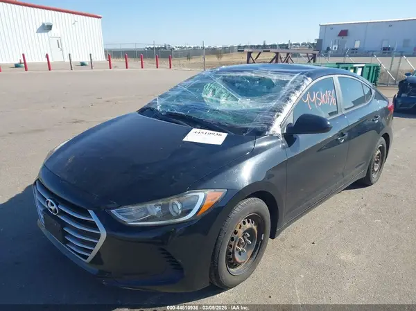 KMHD74LF3HU096940 2017 HYUNDAI ELANTRA - Image 2