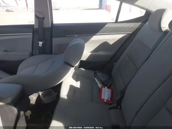 KMHD74LF3HU096940 2017 HYUNDAI ELANTRA - Image 8