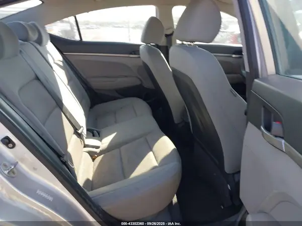 KMHD74LF3HU100503 2017 HYUNDAI ELANTRA - Image 8
